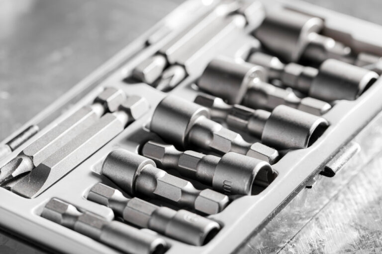 Cold work tool steel